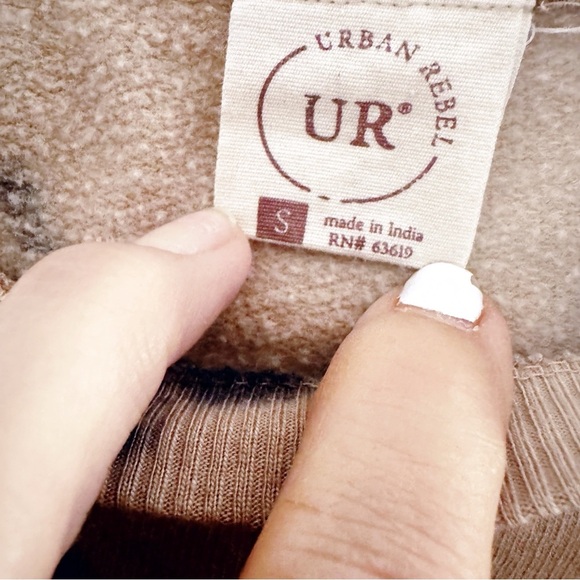 🖤URBAN REBEL Tie-Dye Sweatshirt in Black and Tan Size S - Picture 3 of 6